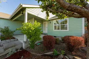 675 NE Cummins St, Roseburg, OR 97470 - Photo 4