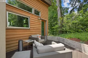 3741 SW Sweetbriar Dr, Portland, OR 97221 - Photo 44