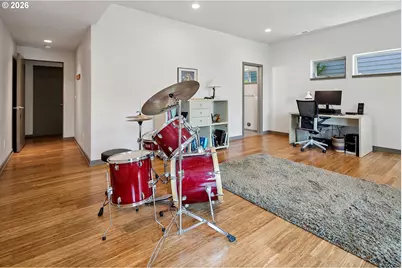 3741 SW Sweetbriar Dr, Portland, OR 97221 - Photo 32