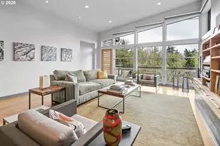 3741 SW Sweetbriar Dr, Portland, OR 97221 - Photo 6