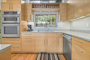 3741 SW Sweetbriar Dr, Portland, OR 97221 - Photo 12