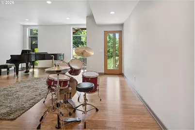 3741 SW Sweetbriar Dr, Portland, OR 97221 - Photo 38