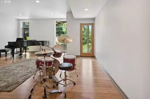 3741 SW Sweetbriar Dr, Portland, OR 97221 - Photo 38