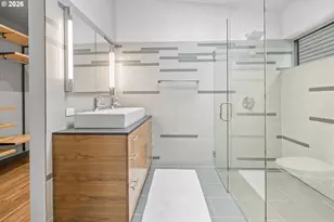 3741 SW Sweetbriar Dr, Portland, OR 97221 - Photo 20