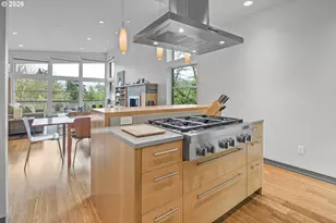 3741 SW Sweetbriar Dr, Portland, OR 97221 - Photo 14