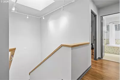 3741 SW Sweetbriar Dr, Portland, OR 97221 - Photo 34