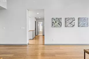 3741 SW Sweetbriar Dr, Portland, OR 97221 - Photo 4