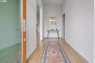 3741 SW Sweetbriar Dr, Portland, OR 97221 - Photo 6