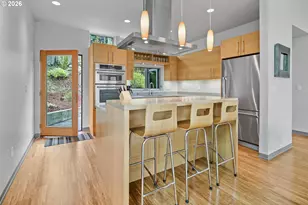 3741 SW Sweetbriar Dr, Portland, OR 97221 - Photo 10