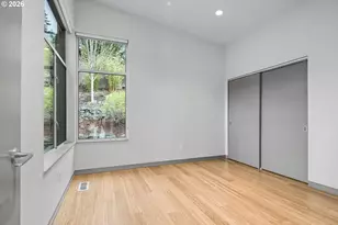 3741 SW Sweetbriar Dr, Portland, OR 97221 - Photo 28