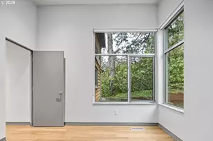 3741 SW Sweetbriar Dr, Portland, OR 97221 - Photo 30
