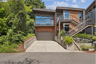 3741 SW Sweetbriar Dr, Portland, OR 97221 - Photo 1