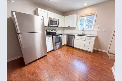 61 SE 171st Ave, Portland, OR 97233 - Photo 2