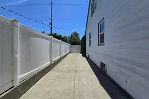 7247 SE Division St, Portland, OR 97206 - Photo 30