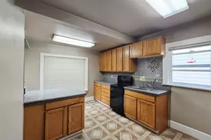 7247 SE Division St, Portland, OR 97206 - Photo 4