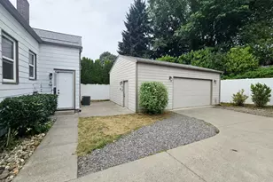 7247 SE Division St, Portland, OR 97206 - Photo 28