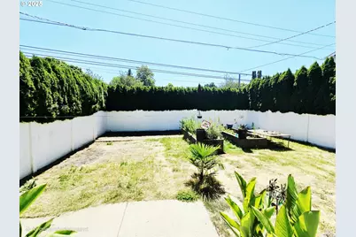7247 SE Division St, Portland, OR 97206 - Photo 2