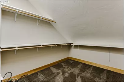 41925 Deerhorn Rd, Springfield, OR 97478 - Photo 32