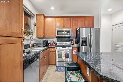 9522 SW 153rd Ave, Beaverton, OR 97007 - Photo 10
