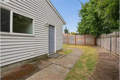 16820 SE Alder St, Portland, OR 97233 - Photo 22