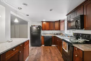16820 SE Alder St, Portland, OR 97233 - Photo 24