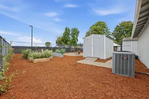 480 Crona St, Junction City, OR 97448 - Photo 24