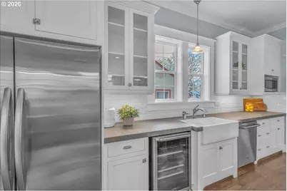 716 W 19th St, Vancouver, WA 98660 - Photo 16