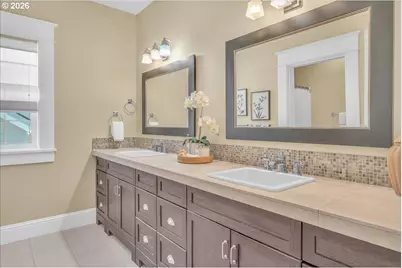 716 W 19th St, Vancouver, WA 98660 - Photo 28