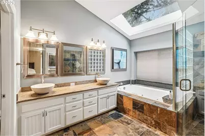 14232 Meadow Grass St, Lake Oswego, OR 97035 - Photo 24
