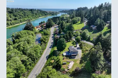 16711 Thompson Rd, Brookings, OR 97415 - Photo 2