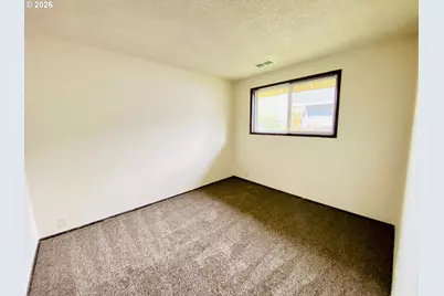 3732 Peppertree Dr, Eugene, OR 97402 - Photo 18