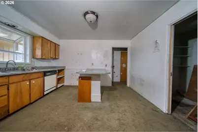 1220 N Henry St, Coquille, OR 97423 - Photo 8