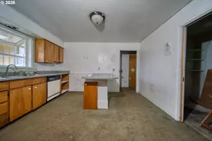 1220 N Henry St, Coquille, OR 97423 - Photo 8