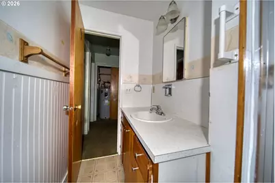 1220 N Henry St, Coquille, OR 97423 - Photo 12