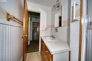 1220 N Henry St, Coquille, OR 97423 - Photo 12