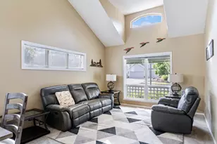 10235 SW Fulton Dr, Tualatin, OR 97062 - Photo 6