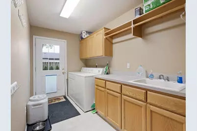 10235 SW Fulton Dr, Tualatin, OR 97062 - Photo 40