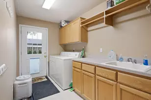 10235 SW Fulton Dr, Tualatin, OR 97062 - Photo 40