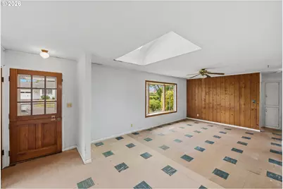 1691 Grant St, North Bend, OR 97459 - Photo 32