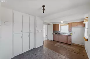 532 Limnell St, Coos Bay, OR 97420 - Photo 20