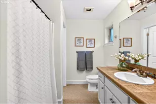 2052 NW Village Cir, Portland, OR 97229 - Photo 34