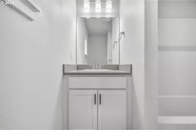 9259 E Burnside St, Portland, OR 97216 - Photo 18