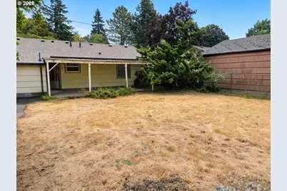1127 SE 89th Ave, Portland, OR 97216 - Photo 8