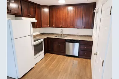 1127 SE 89th Ave, Portland, OR 97216 - Photo 2