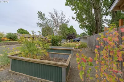 1801 SW Tamarack St, McMinnville, OR 97128 - Photo 26