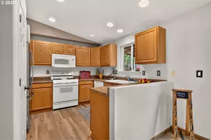 1801 SW Tamarack St, McMinnville, OR 97128 - Photo 12