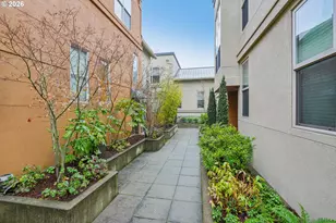 6261 NE Carillion Dr, Hillsboro, OR 97124 - Photo 2