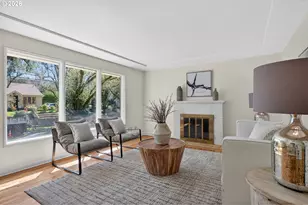 4305 NE Hazelfern Pl, Portland, OR 97213 - Photo 4