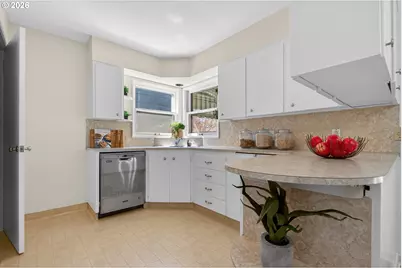 4305 NE Hazelfern Pl, Portland, OR 97213 - Photo 14