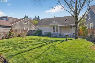 4305 NE Hazelfern Pl, Portland, OR 97213 - Photo 32